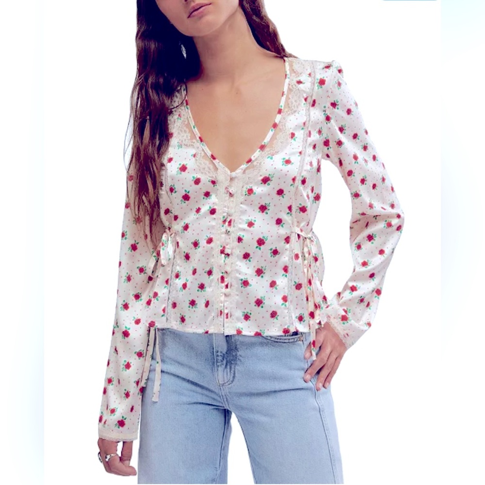 Free People Field of Roses Ivory and Red blouse size Medium